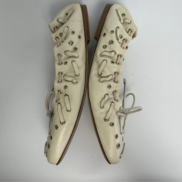Chloe Oracia Grommet White/Ivory Leather Ballerina Flats Size 36.5 (MSRP $795) - Picture 4 of 9